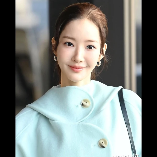 今天最受喜愛的朴敏英模樣