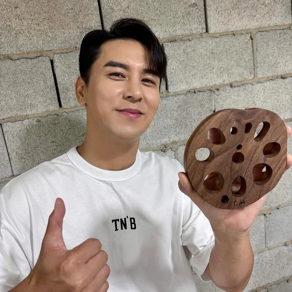 充滿粉絲愛的張民好人氣照片