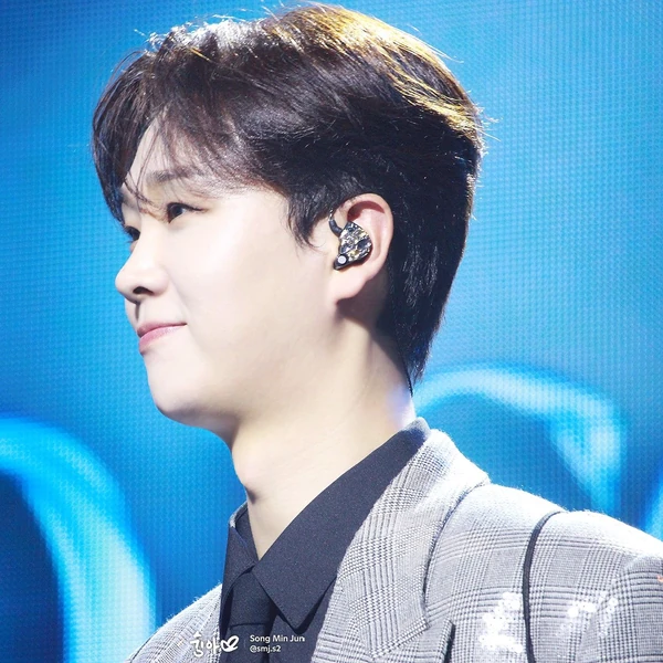 The most loved look of Song Minjun today