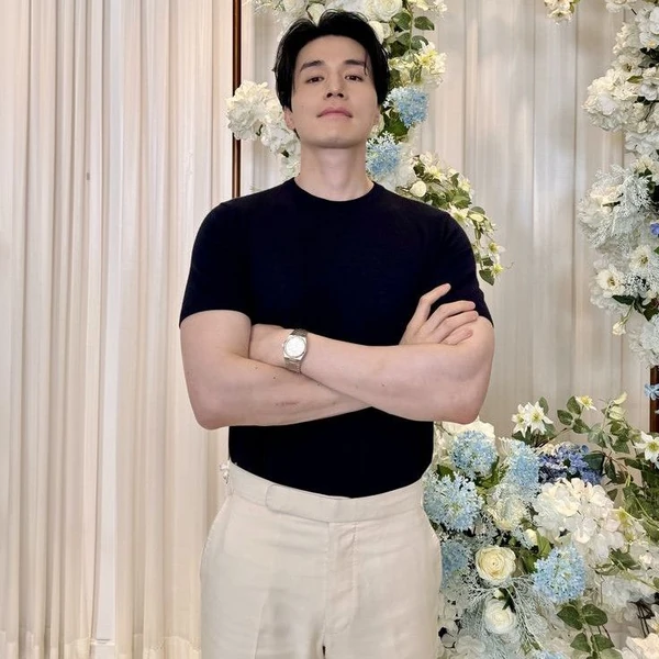 Penampilan Lee Dongwook yang paling disukai hari ini