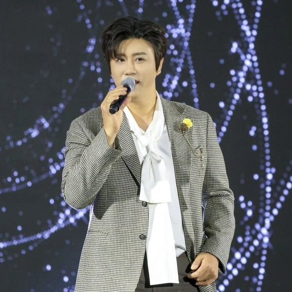 Popular photo full of fans’ love for Jin Haesung