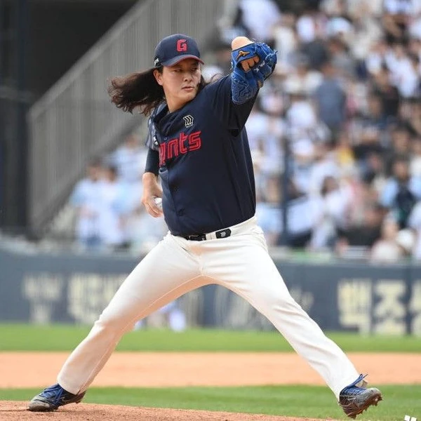 展現Kim Wonjung魅力的代表照片