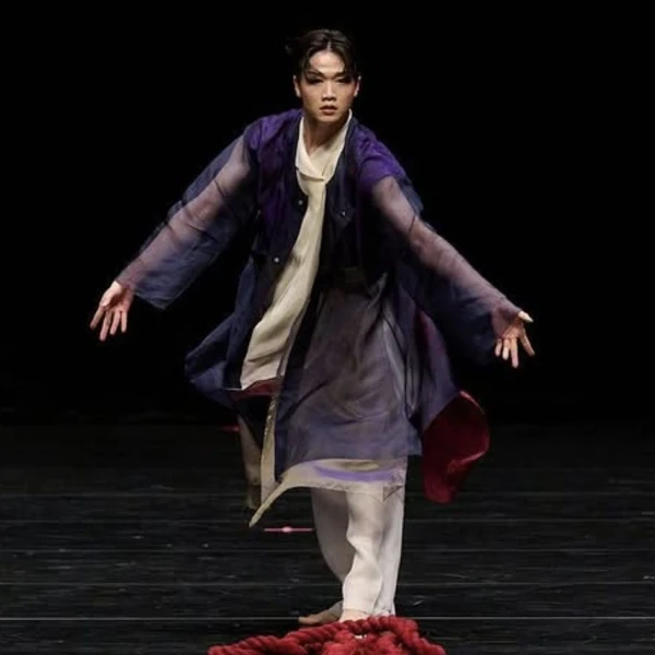 Popular photo full of fans’ love for Park Junwoo