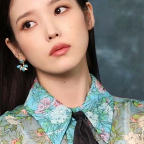 Foto populer IU yang penuh cinta dari penggemar