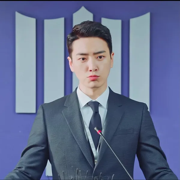 The most loved look of Lee Joonhyuk today