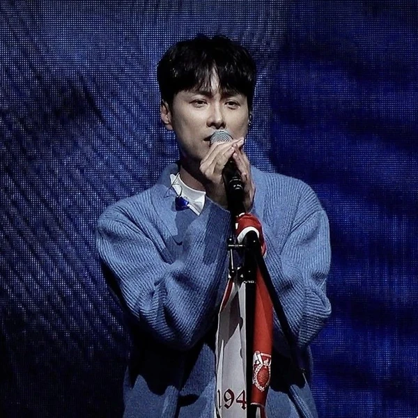 今天最受喜愛的閔庚勳模樣