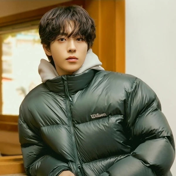 The most loved look of Nam Joohyuk today