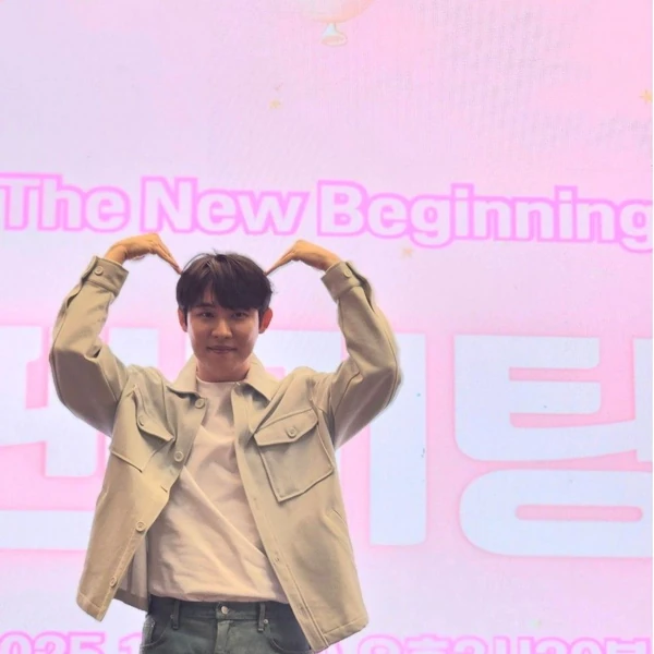 Popular photo full of fans’ love for Jinuk