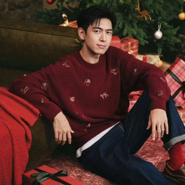 Popular photo full of fans’ love for Li Xian