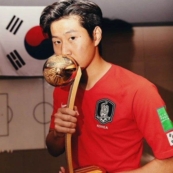 イ・ガンインの魅力を詰め込んだ代表写真