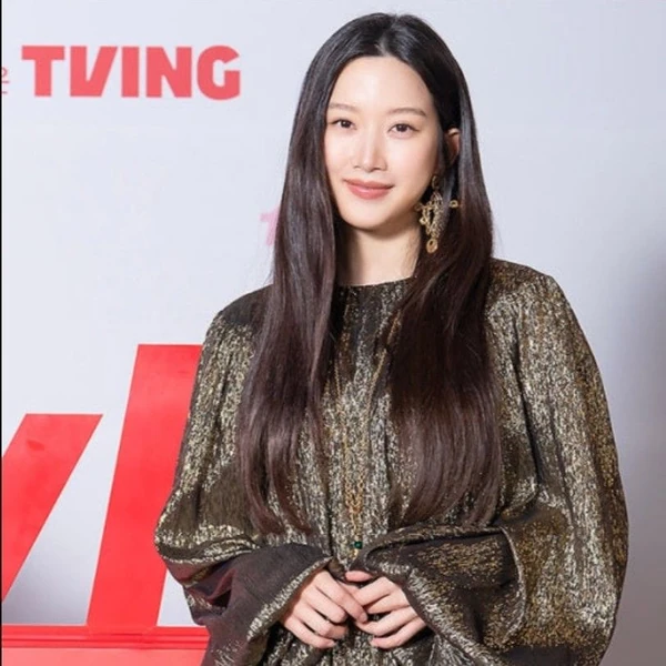 Popular photo full of fans’ love for Mun Kayoung