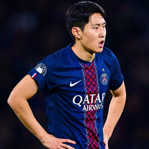 粉丝喜爱的Lee KangIn人气头像照片