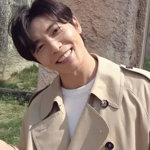 Popular photo full of fans’ love for Kim Jaewook