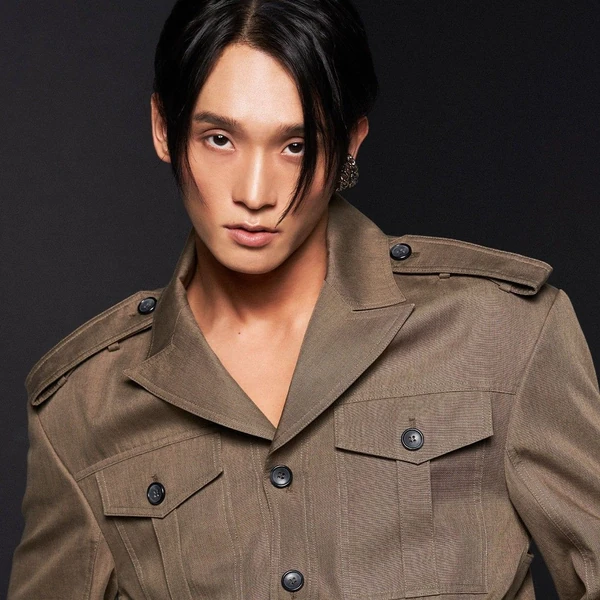 The most loved look of Choi Hojong today