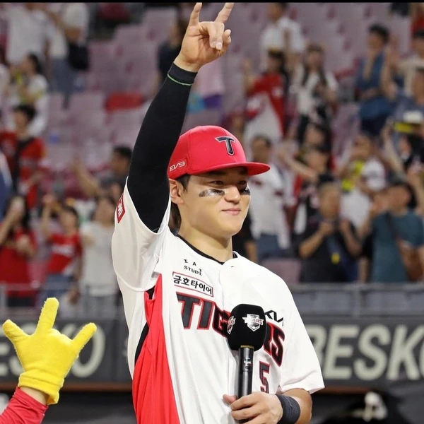 粉丝团打造的Kim Doyoung第一名横幅帖子