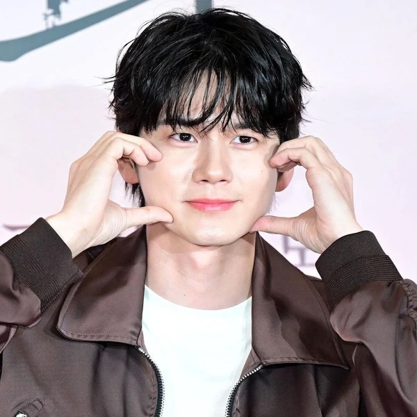 Popular photo full of fans’ love for Ong Seongwu