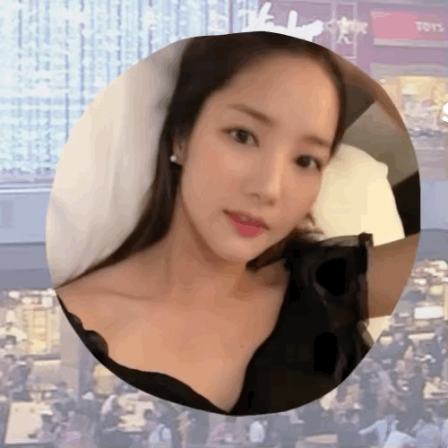 The most loved look of Park Minyoung today