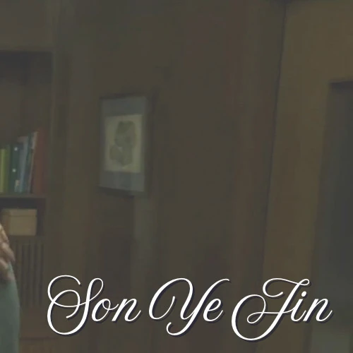 Foto populer Son Yejin yang penuh cinta dari penggemar