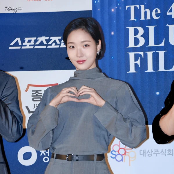 充滿粉絲愛的金高銀人氣照片