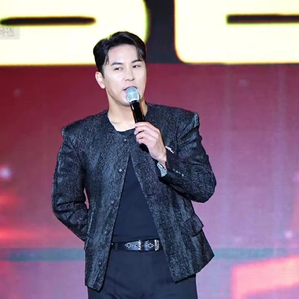 Penampilan Jang Minho yang paling disukai hari ini