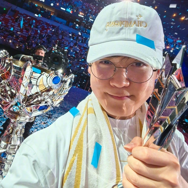 粉丝喜爱的Gumayusi人气头像照片