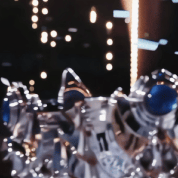 今天在Choeaedol Celeb中最闪耀的Gumayusi代表照片