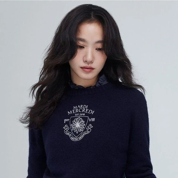 充滿粉絲愛的金高銀人氣照片