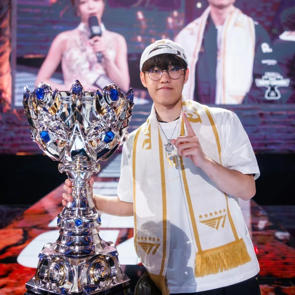 今日Choeaedol Celebで輝くOnerの代表写真