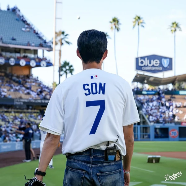 透過投票選出的Son Heungmin人氣個人資料圖片