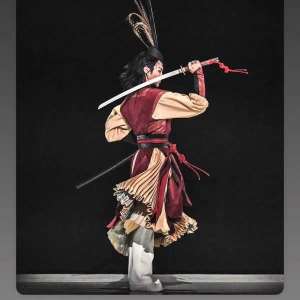 Popular photo full of fans’ love for Ki Moogan