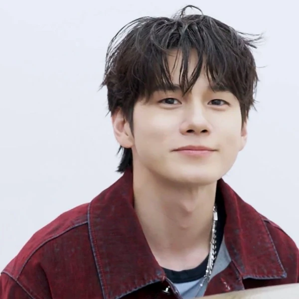 充满粉丝爱意的邕圣祐人气照片