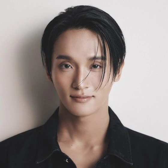 The most loved look of Choi Hojong today