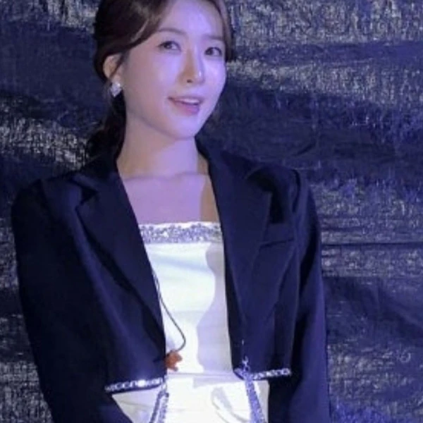 The most loved look of Ryu Wonjung today