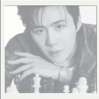 Popular photo full of fans’ love for Kim Seonho