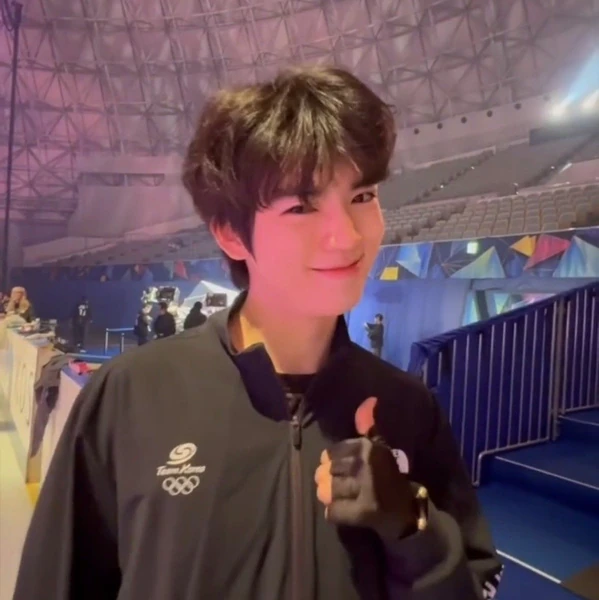 チャ・ジュンファンコミュニティで最も人気のあるバナーポスト