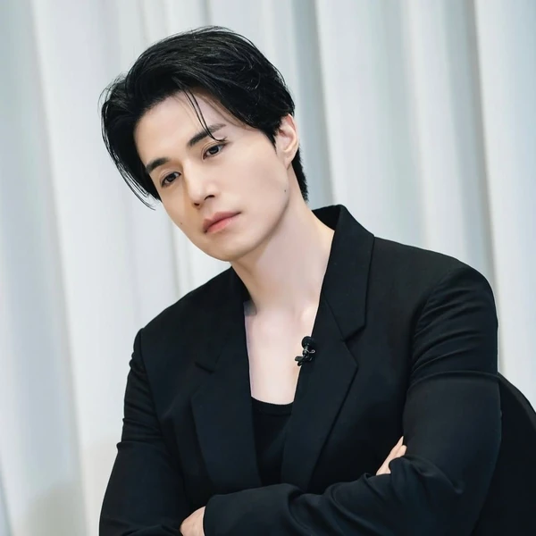 The most loved look of Lee Dongwook today
