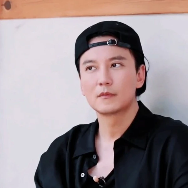 The most loved look of Kim Namgil today