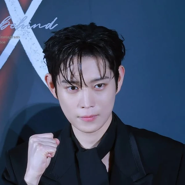 Popular photo full of fans’ love for Kim Youngdae