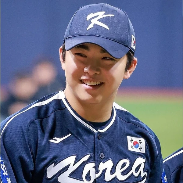 Popular profile image of Moon HyunBin selected by vote