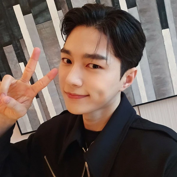 Top moment of Kim Myungsoo (L) chosen by fans