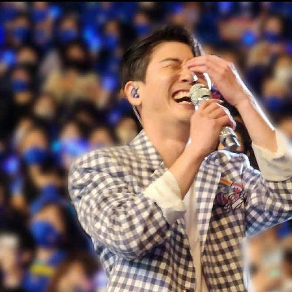 充滿粉絲愛的永卓人氣照片