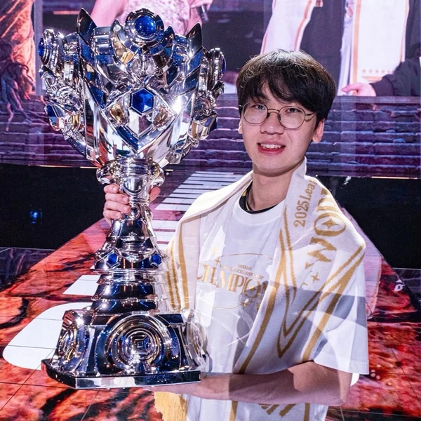 오늘 최애돌셀럽에서 빛나는 도란의 대표 사진