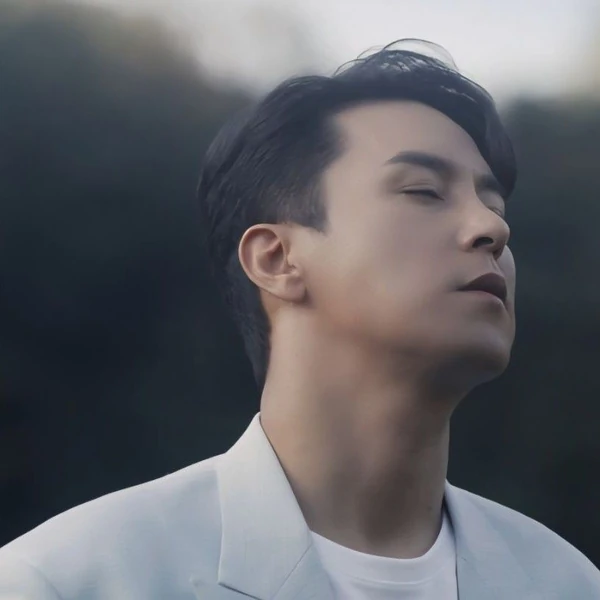 Foto populer Jang Minho yang penuh cinta dari penggemar