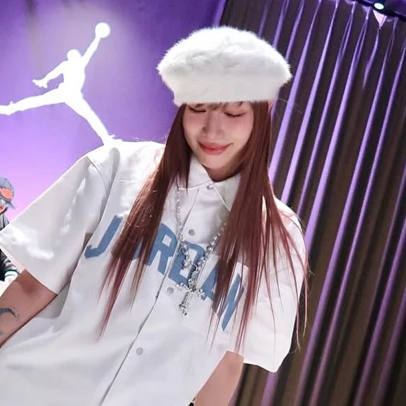 Popular photo full of fans’ love for BADA