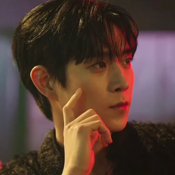 The most loved look of Kim Youngdae today