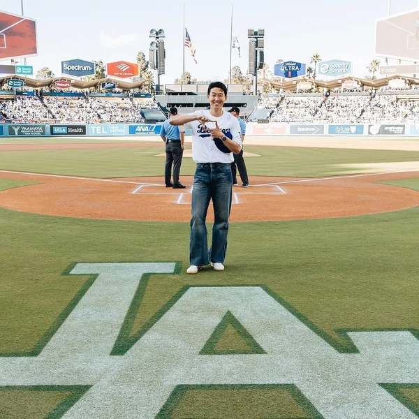 Popular photo full of fans’ love for Son Heungmin