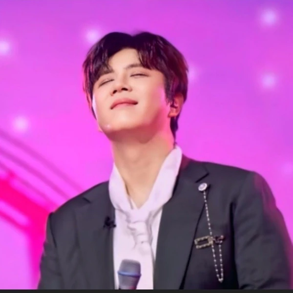 The most loved look of Jin Haesung today