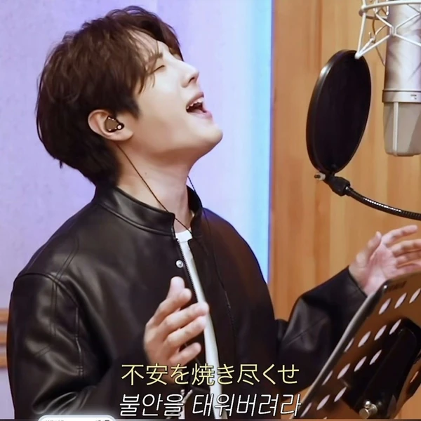 今天最受喜愛的金俊賢模樣