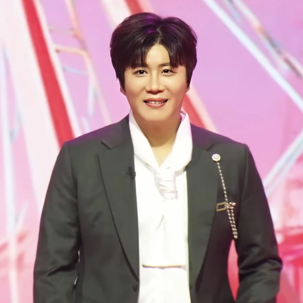 The most loved look of Jin Haesung today