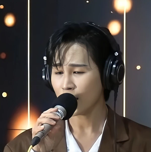 充满粉丝爱意的金熙栽人气照片